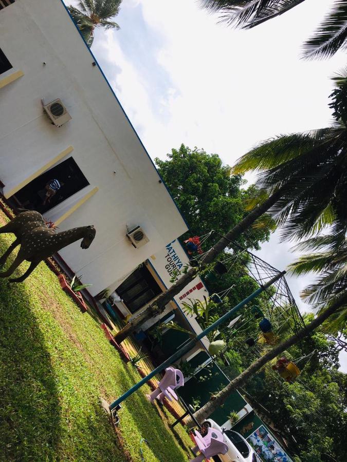 Hotel Bathiya Tourist Guest Anuradhapura Exterior foto