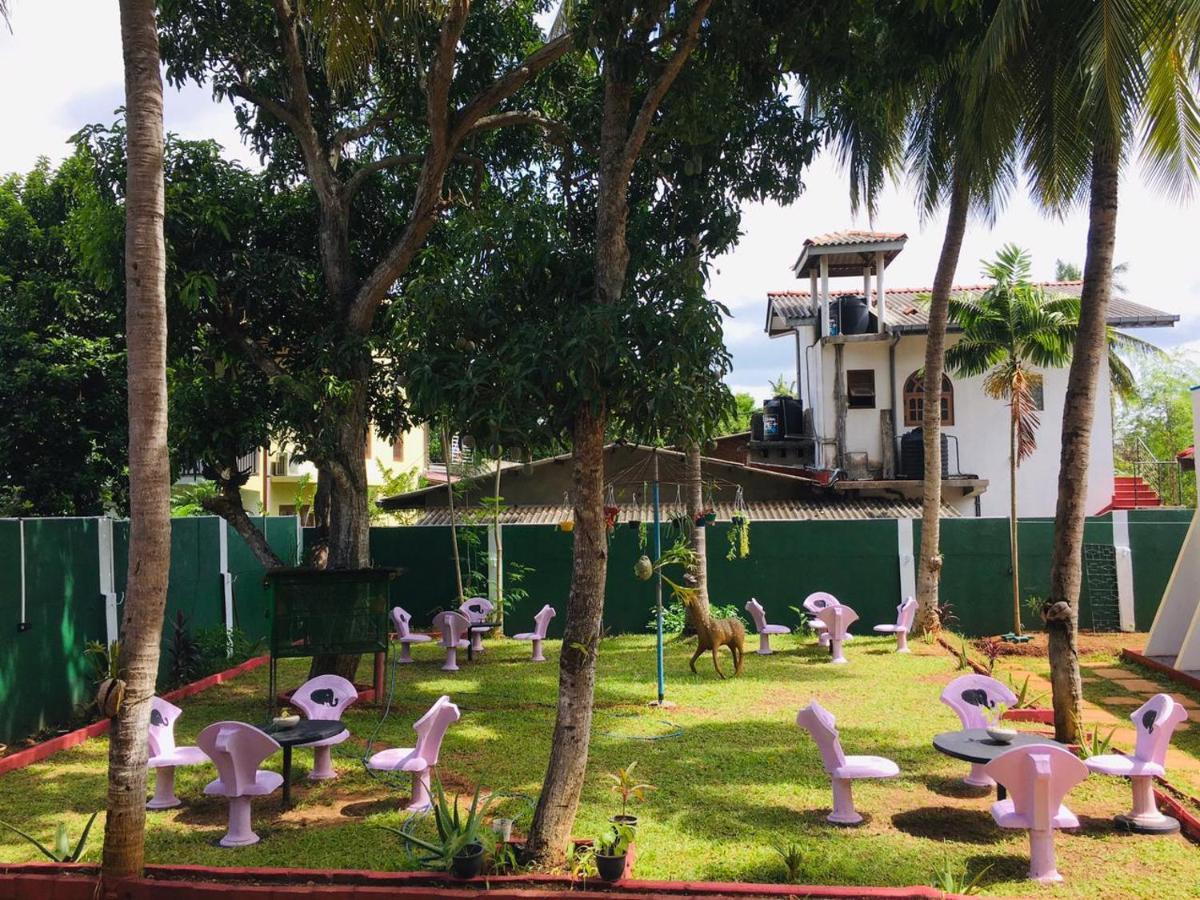 Hotel Bathiya Tourist Guest Anuradhapura Exterior foto